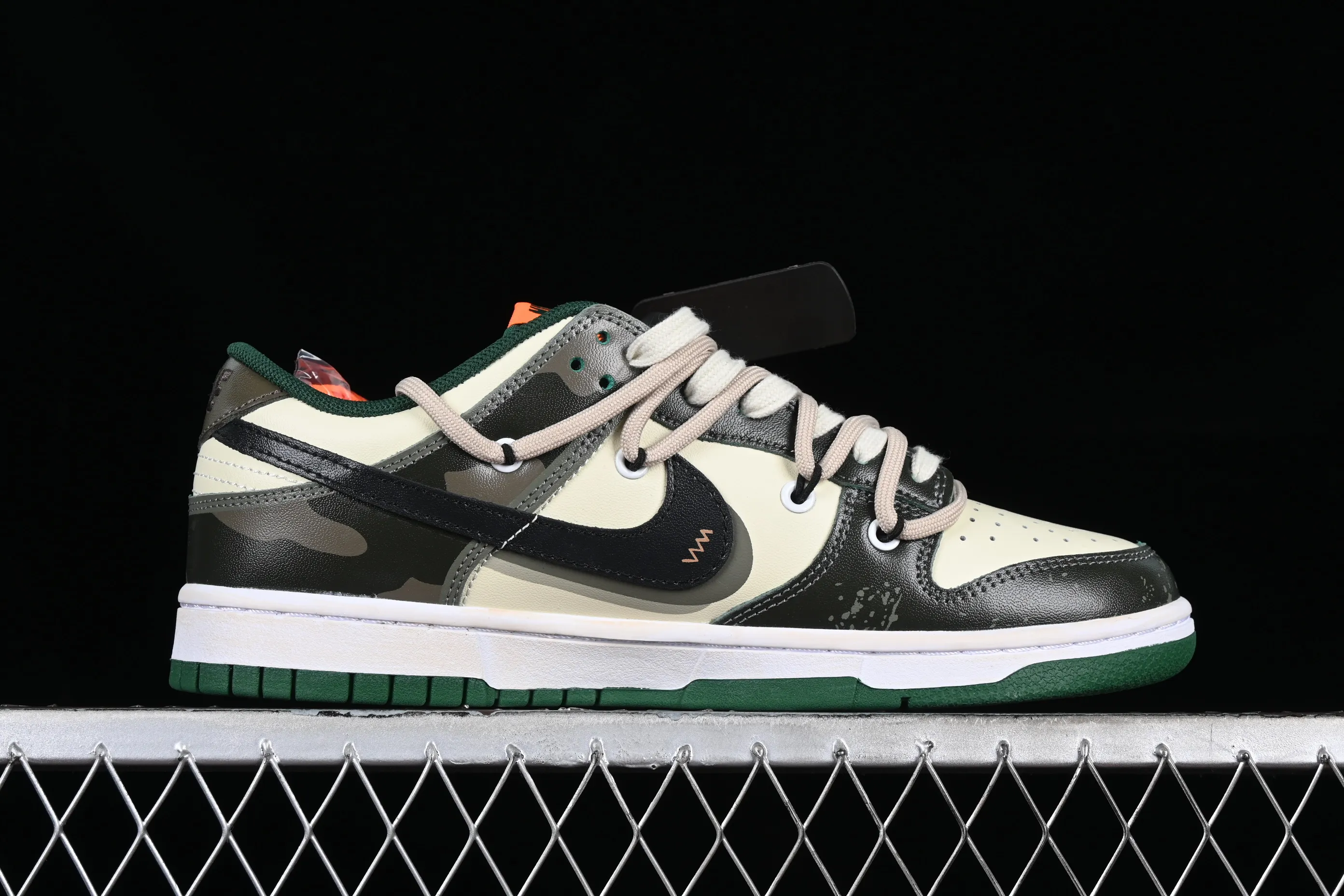 All Categories Nk SB Dunk Series Nk SB Dunk Low Low-top sneakers Nk Dunk Low Panda Prank Jungle Crossing Wilderness Ore Morandi Army Green Retro SB Strap Low-top Casual Shoes DD1391-300